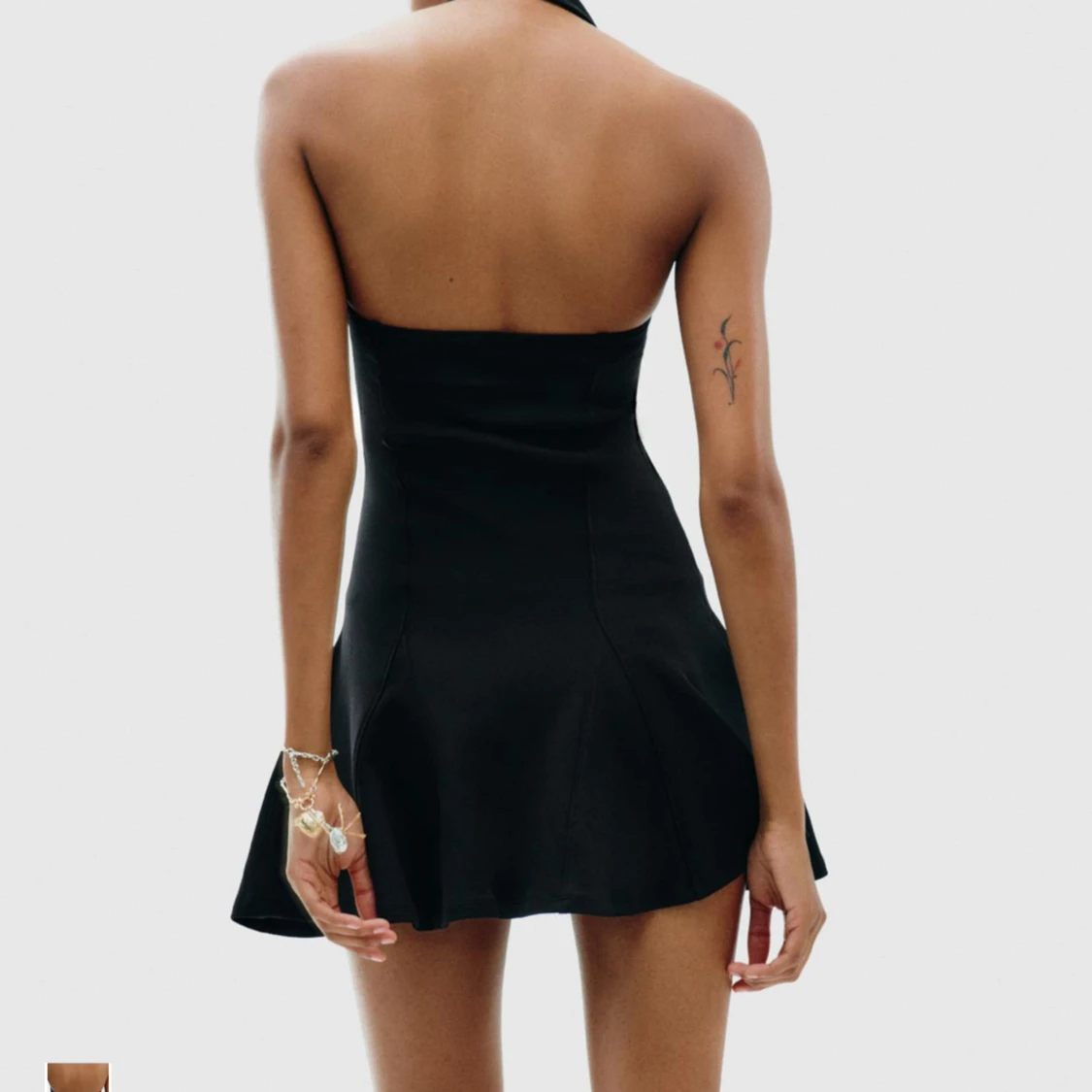 Svart halterneck kortklänning - 1