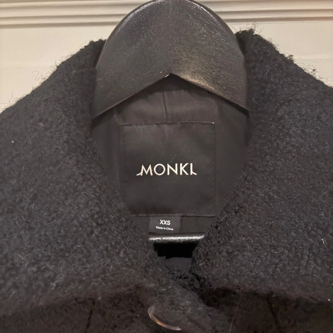 Svart kappa från Monki XXS - 1