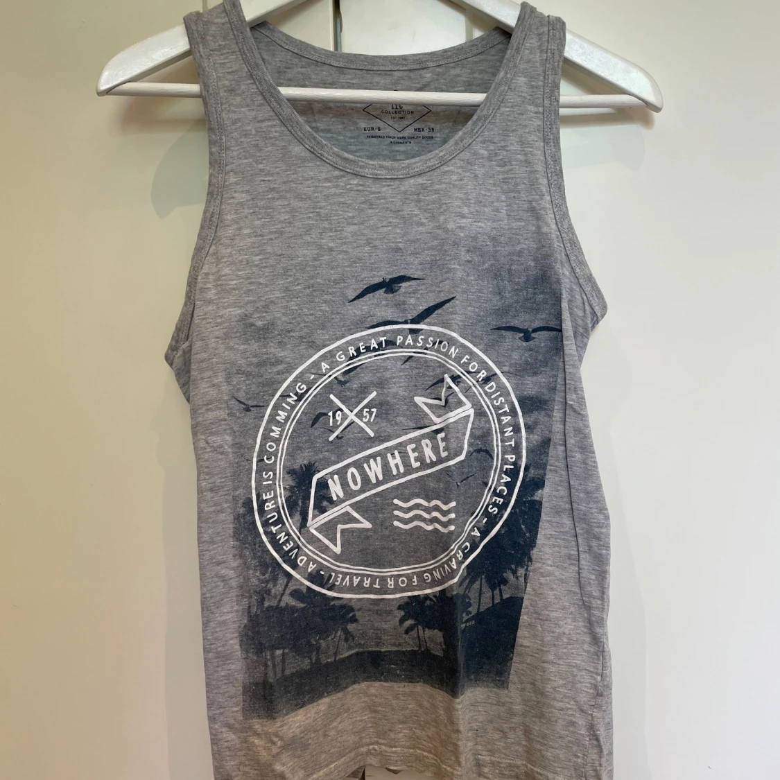 Grå linnetopp från lft Collection