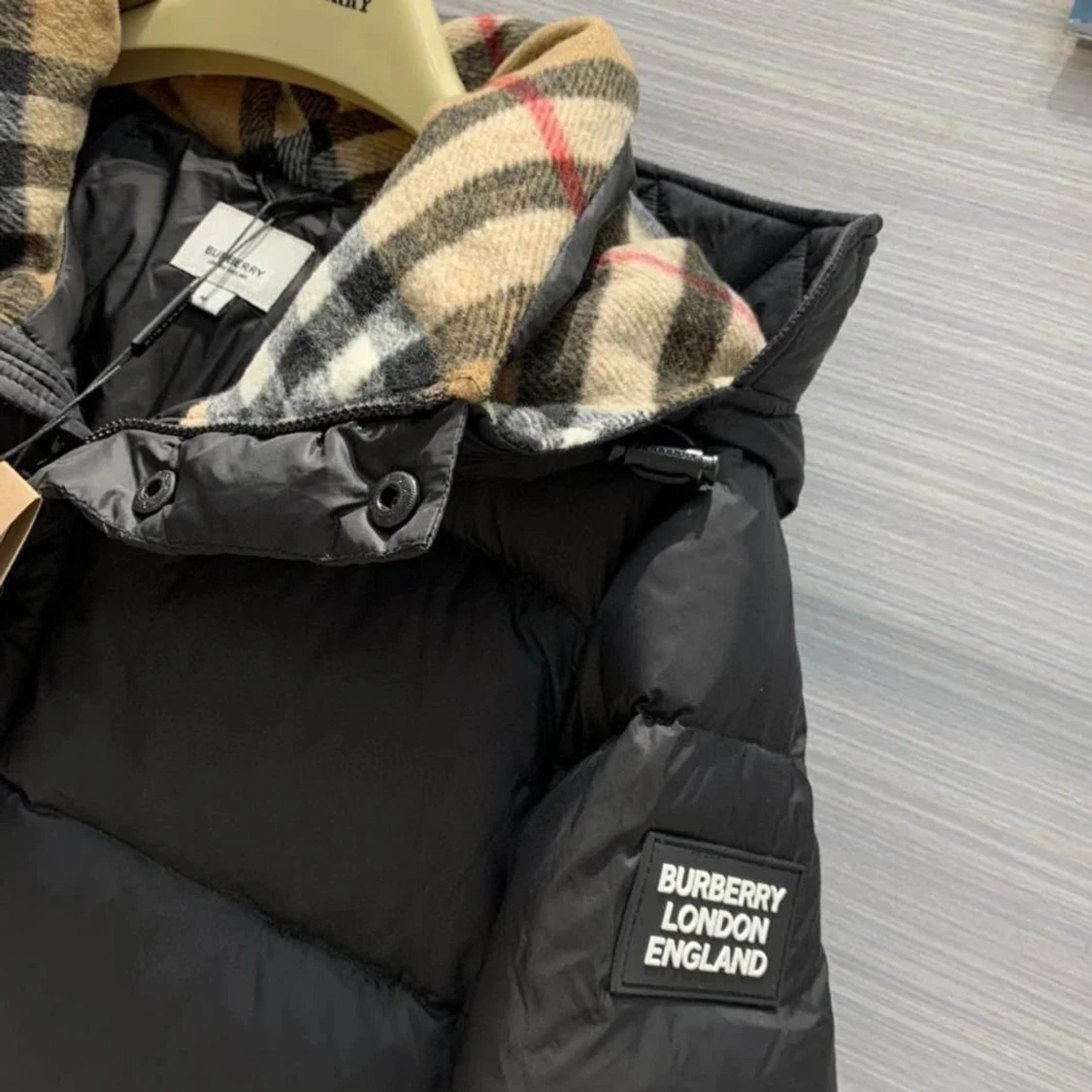 Burberry Puffer - 3