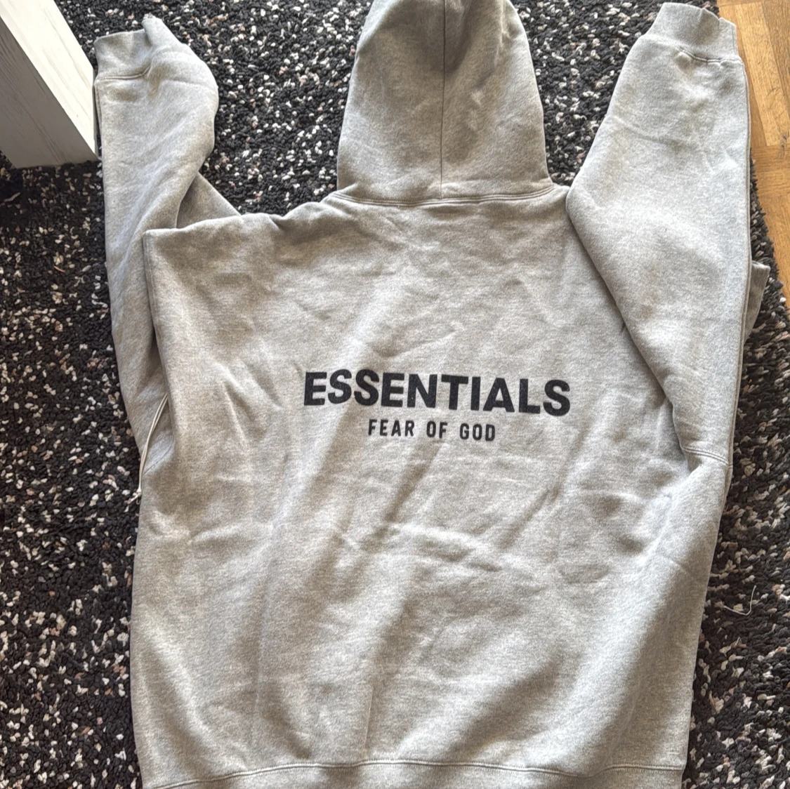 Grå Essentials Fear of God hoodie - 1
