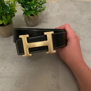 H bälte - H bälte| Helt nytt| SIZE 105 men justerbart | hål görare medkommer 