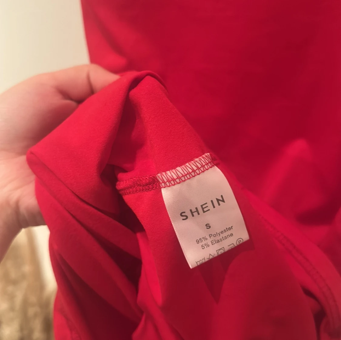 Röd kort klänning från SHEIN - 3