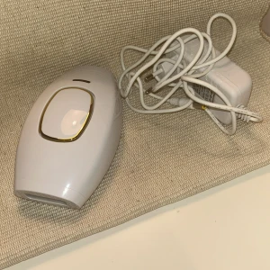 hair removal instrument - säljer nu denna hår bortagare pågrund av ingen användning.