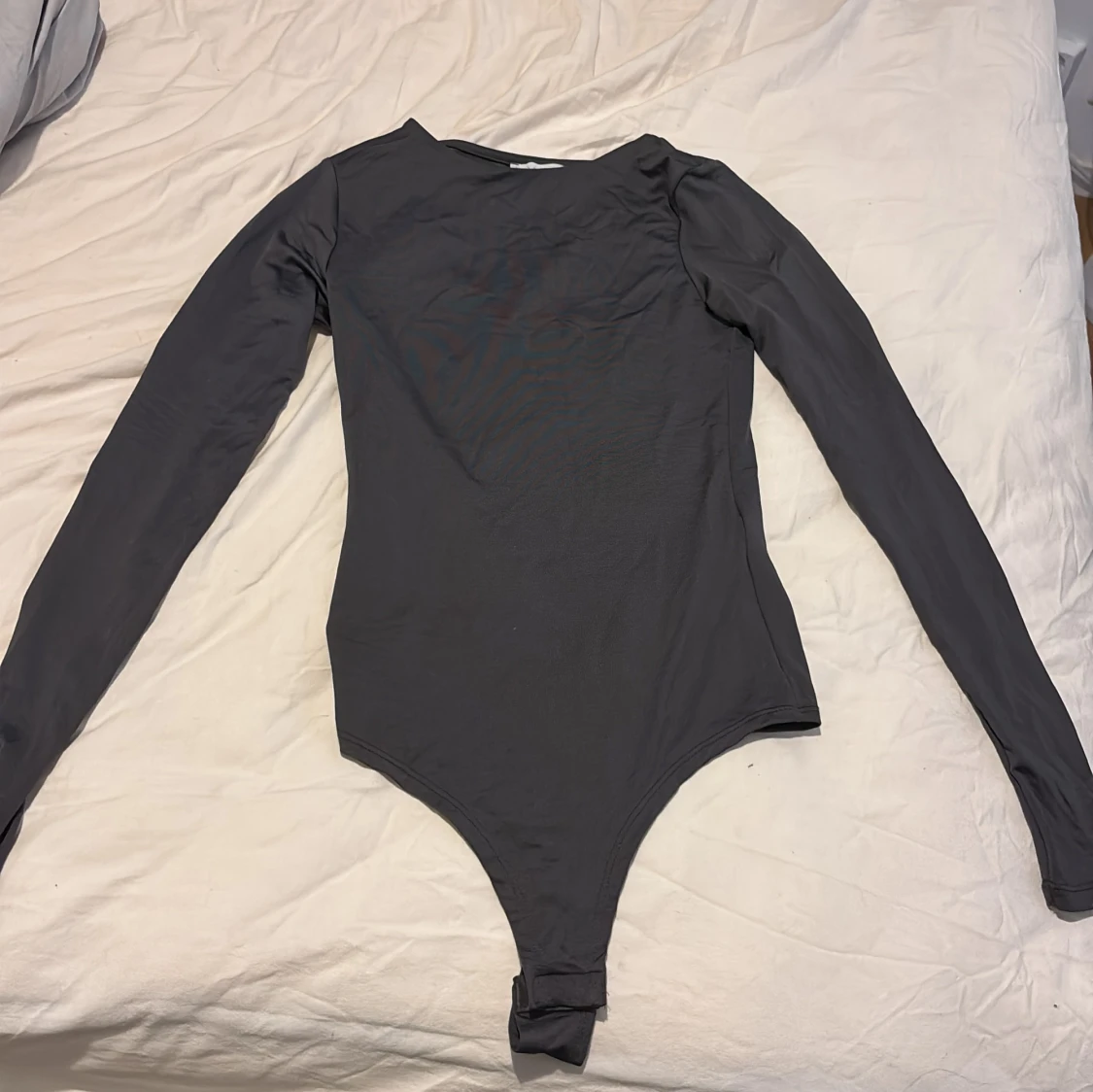 Grå långärmad bodysuit - 1