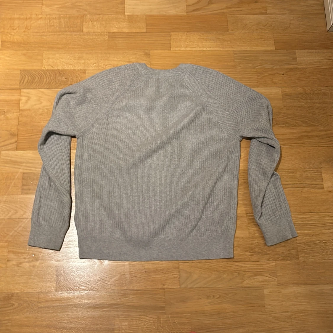 Grå stickad tröja från GANT - 1