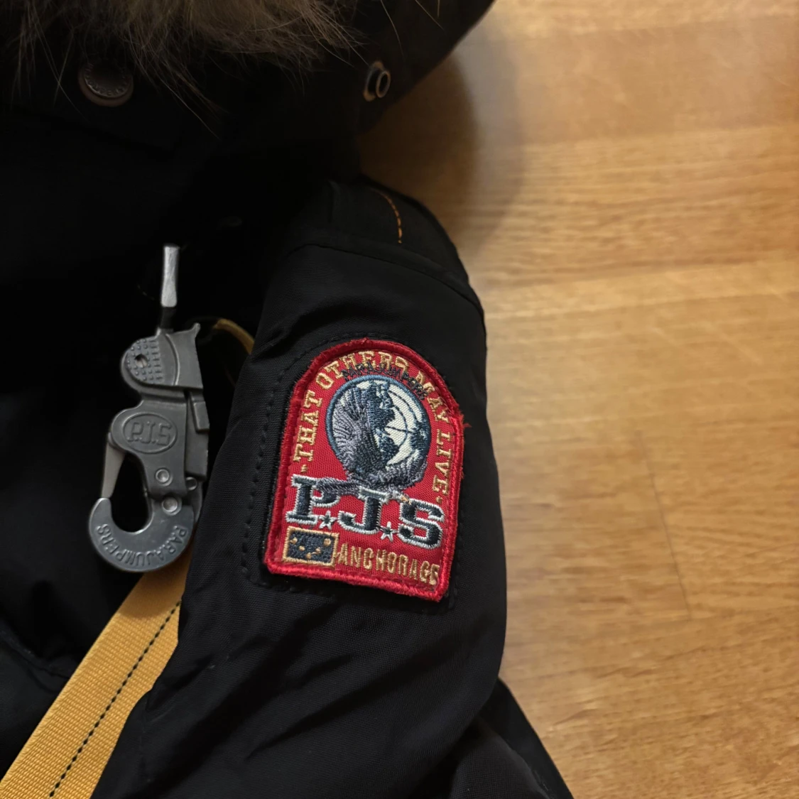 Svart dunjacka Parajumpers med päls - 1