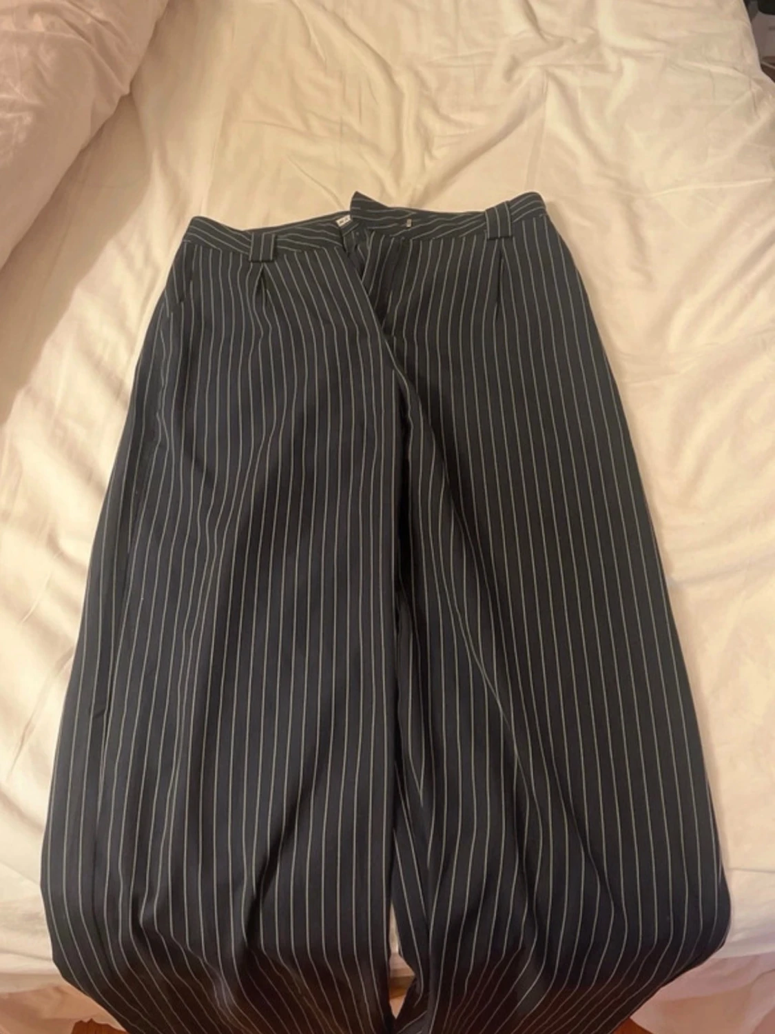 Mörkblå randiga kostymbyxor - 3