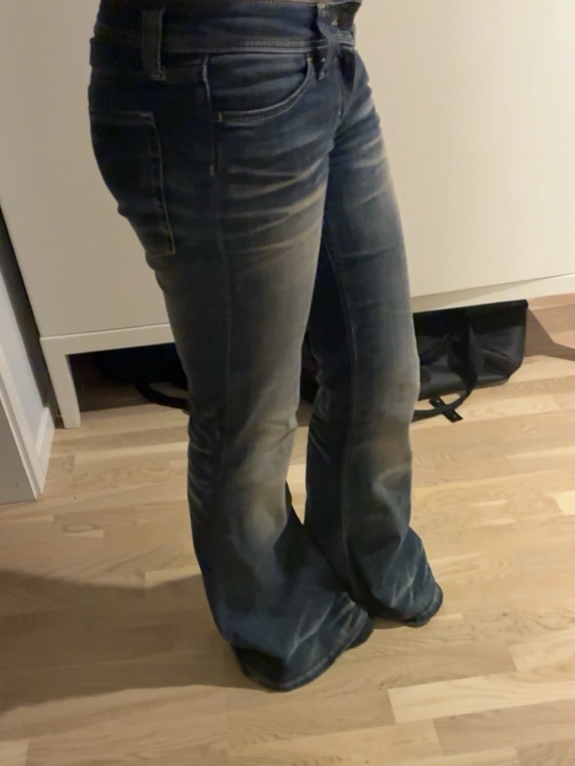 Blå bootcut jeans från Cheap Monday - 4