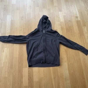 Tunn stickad hoodie - Tunn stickad hoodie från Lager 157