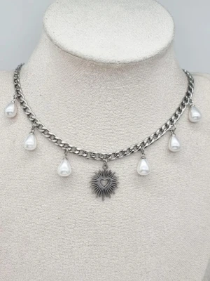 Handgjort halsband med hjärta  - Material-rostfritt stål. Kedjetjocklek-5mm 