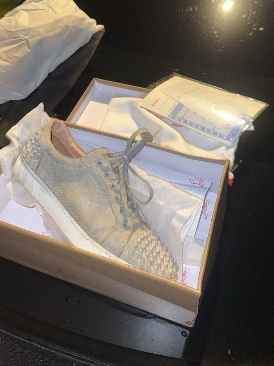 ÄKTA Grå Christian Louboutin sneakers med nitar - 2