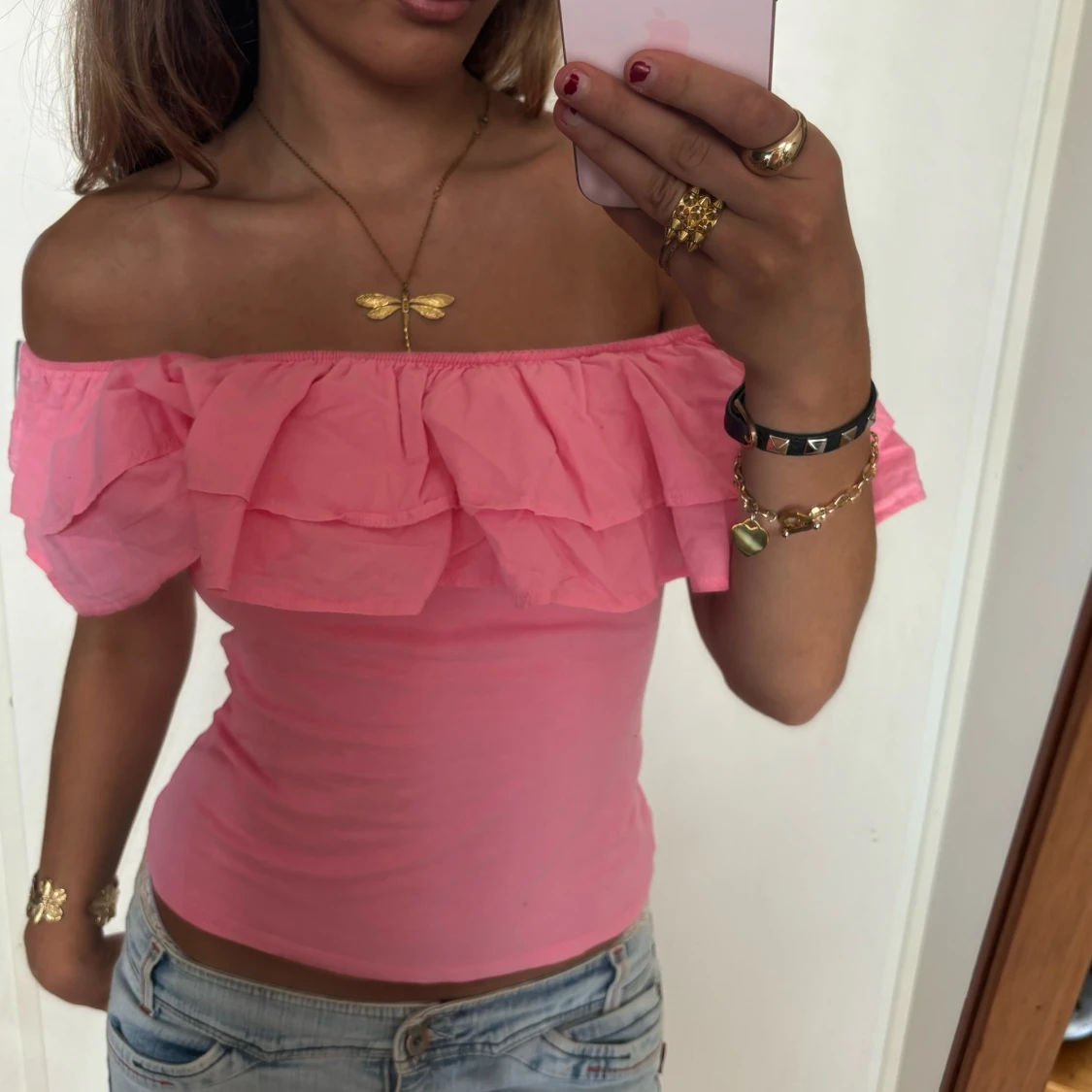 Offshoulder volangtopp rosa