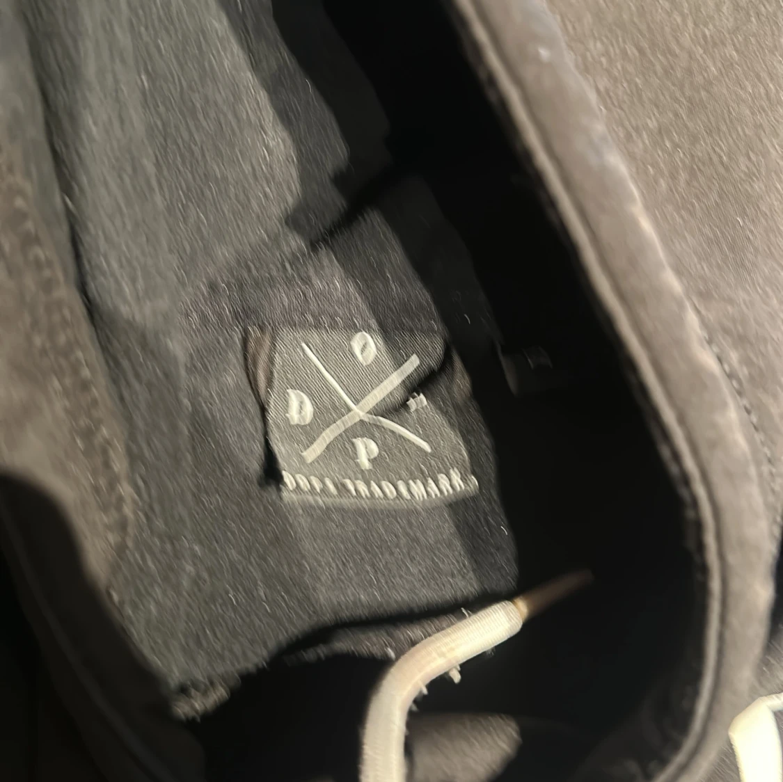 Svart hoodie från Dope med tryck - 3