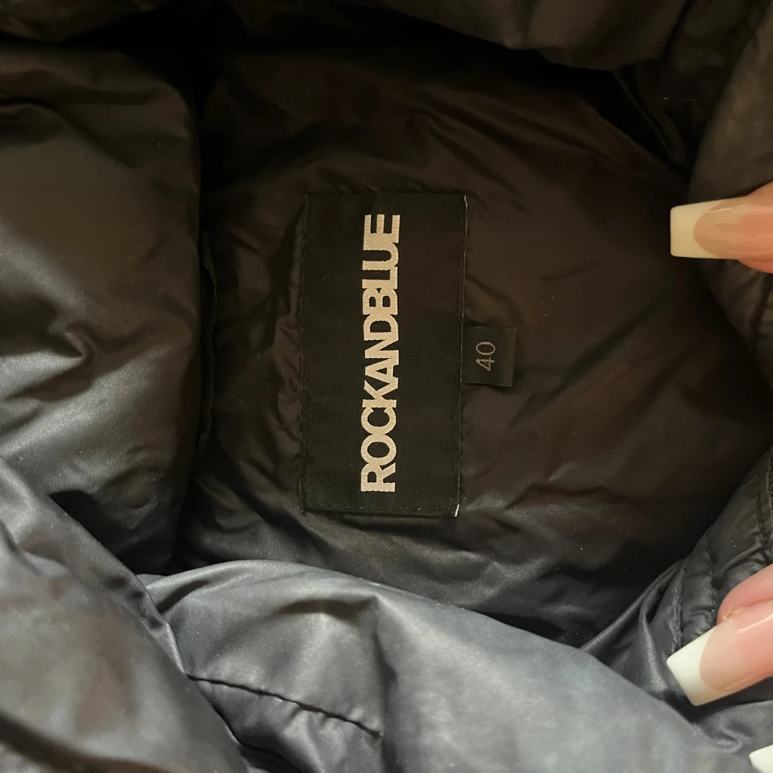 Svart dunjacka Rockandblue  - 3