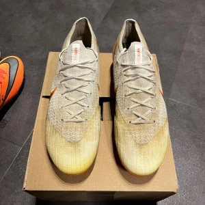 Nike Mercurial Vapor 12 SG - Storlek 42, SG, inga skambud