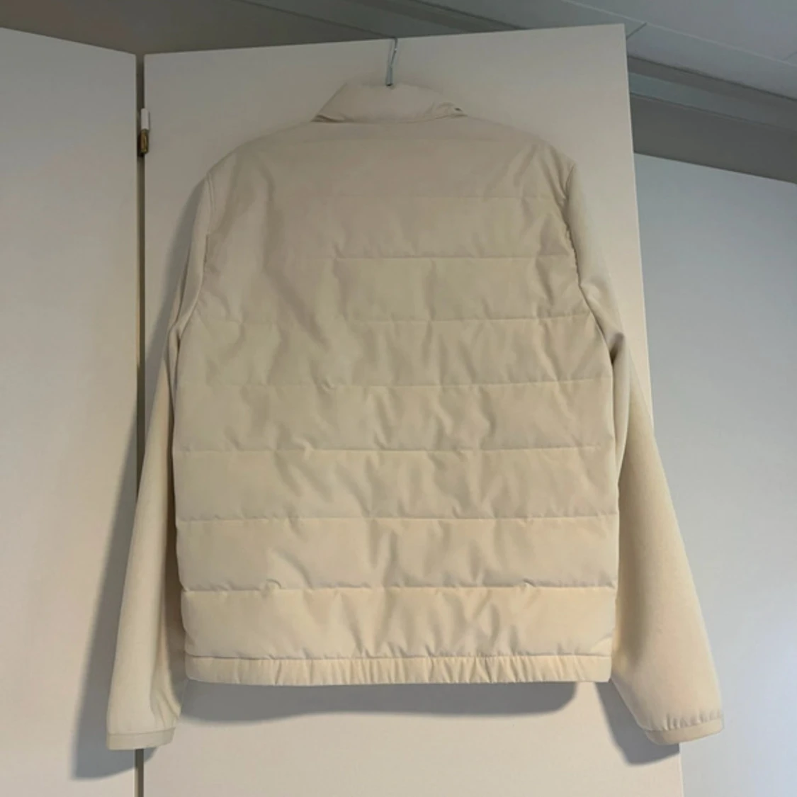 Vit pufferjacka från Zara, storlek S - 1