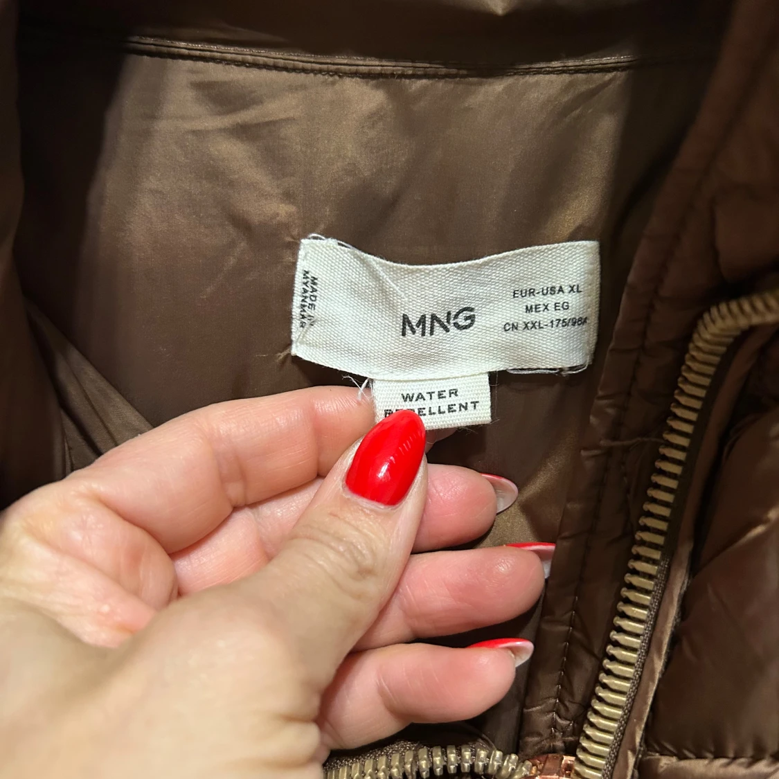 Brun vinterjacka från Mango - 1