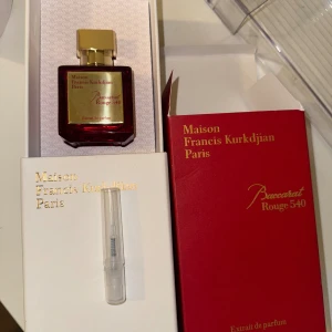 Parfym Sample 3Ml - Dm vid intresse!