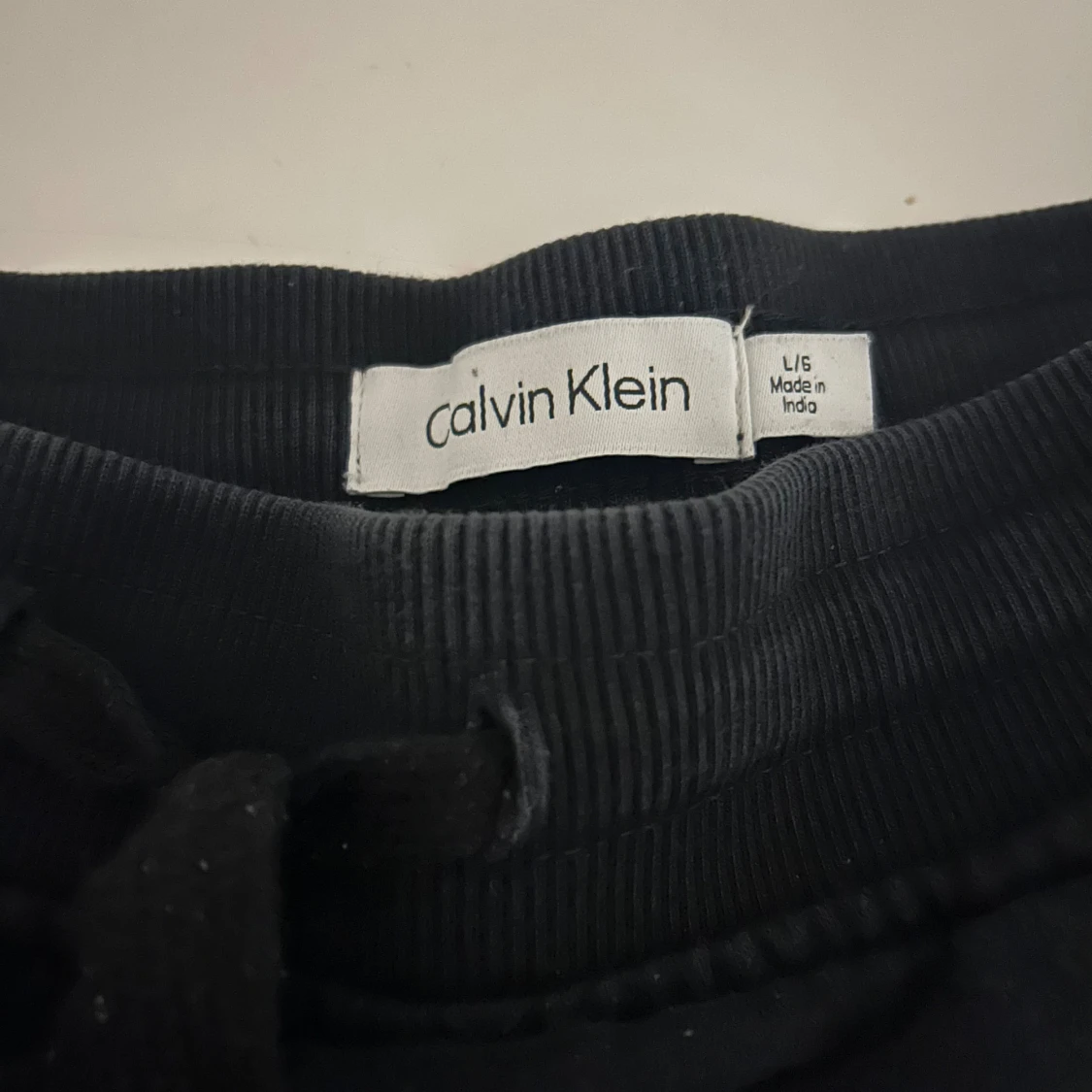 Svarta mjukisbyxor från Calvin Klein