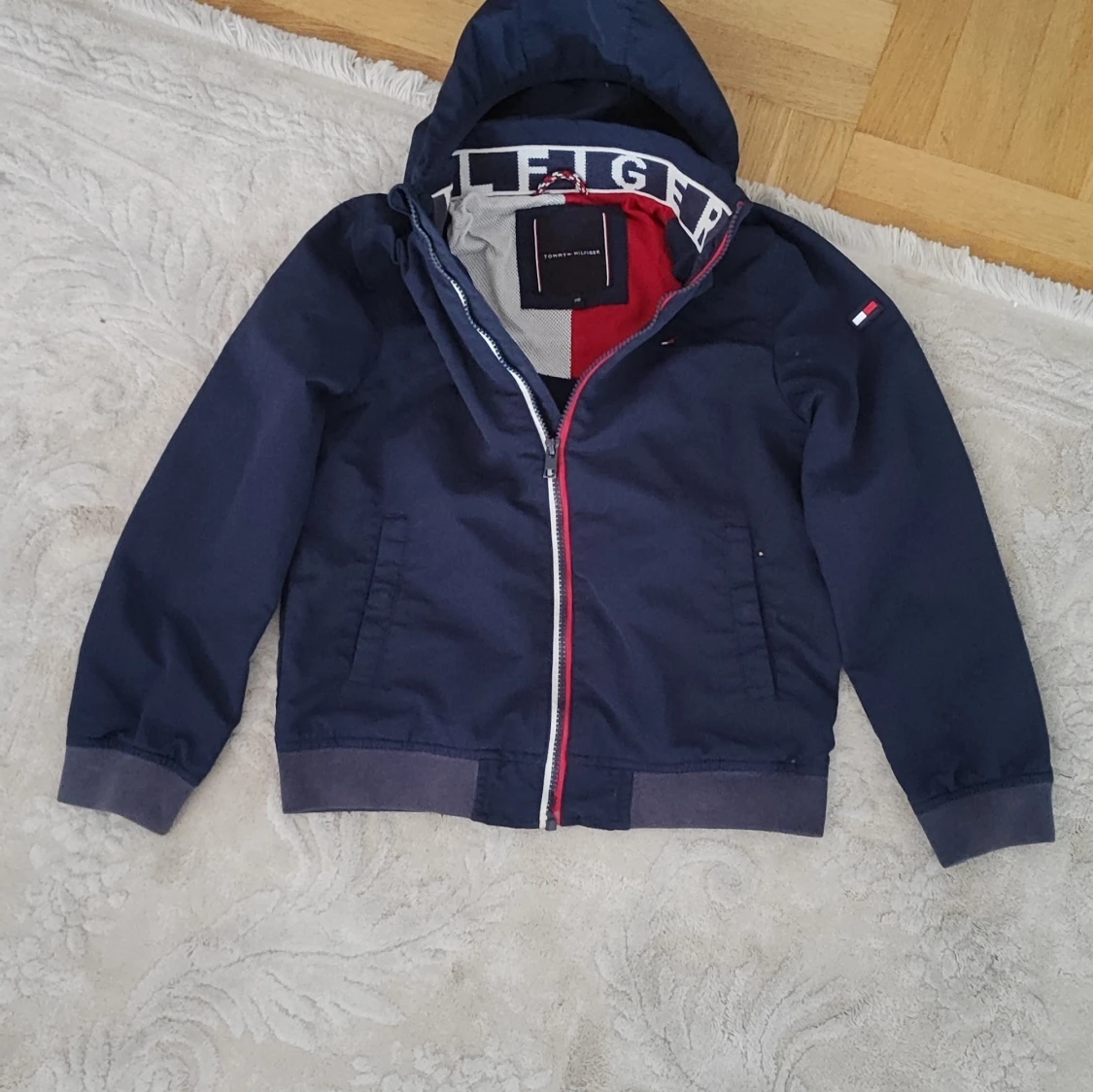 Marinblå vindjacka Tommy Hilfiger - 1