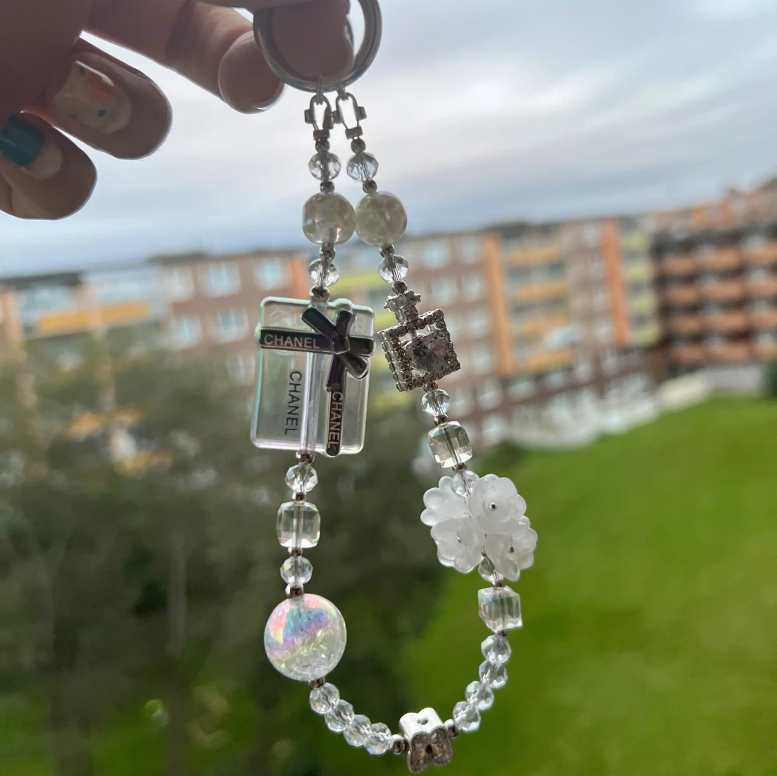 Väsksmycke/ mobilhänge  - 1