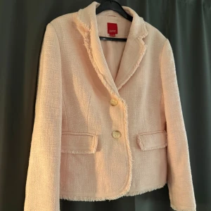 Rosa kavaj från Esprit  - Snygg rosa kavaj, ser helt ny ut