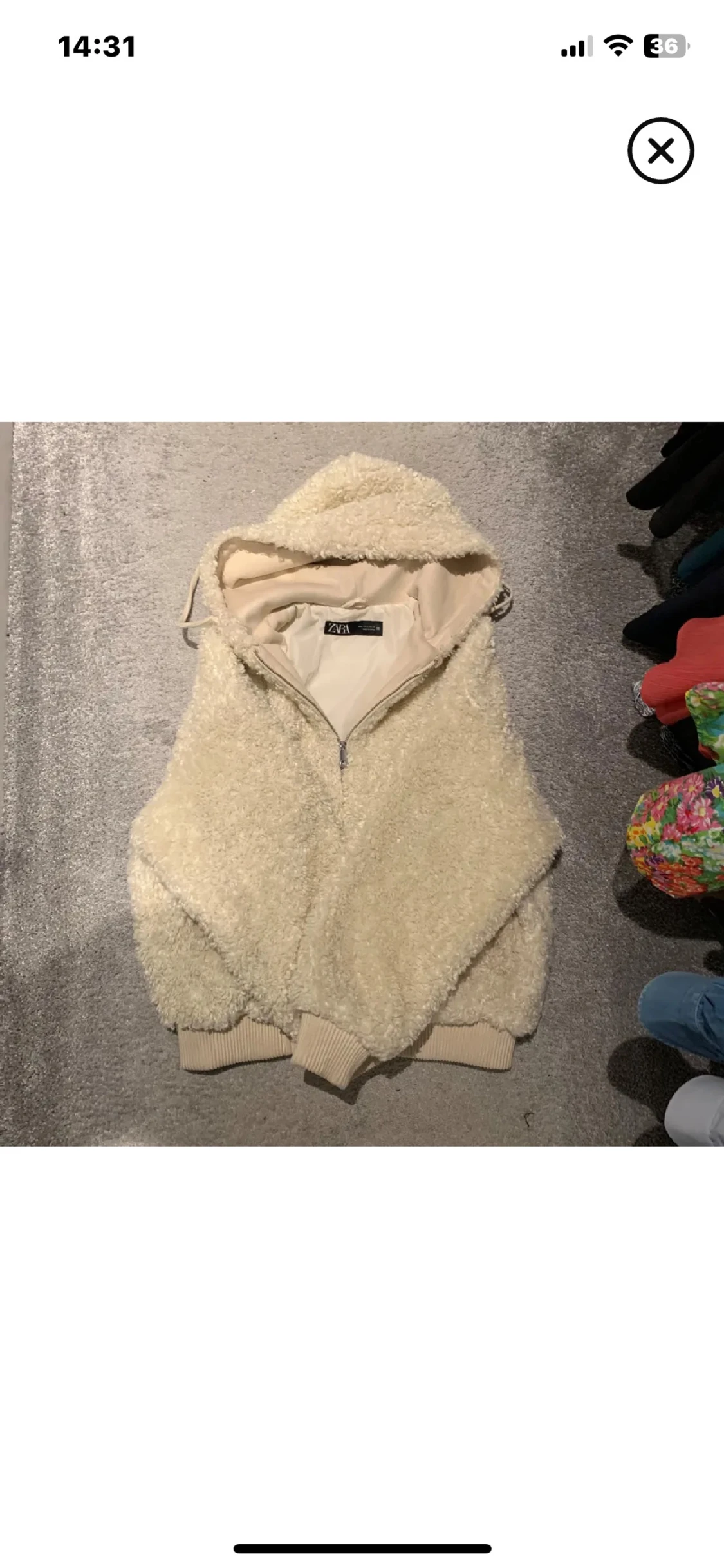 Beige teddyjacka med huva från Zara