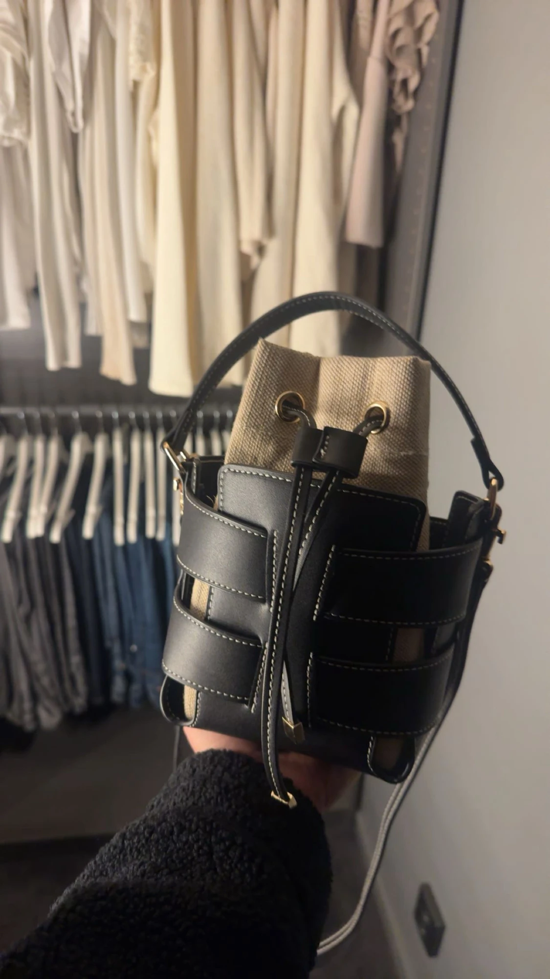 Svart bucket bag H&M