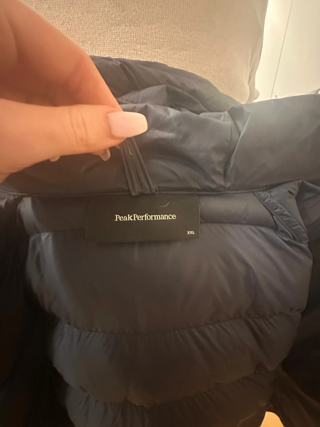 Mörkblå Peak Performance dunjacka XXL - 2