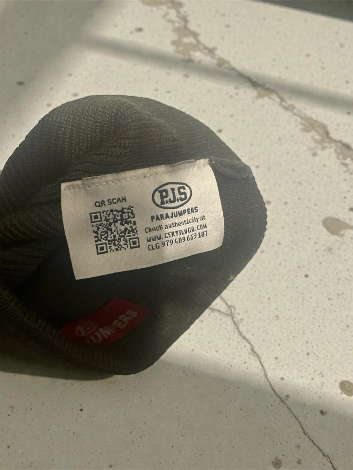 Olivgrön mössa från Parajumpers - 1