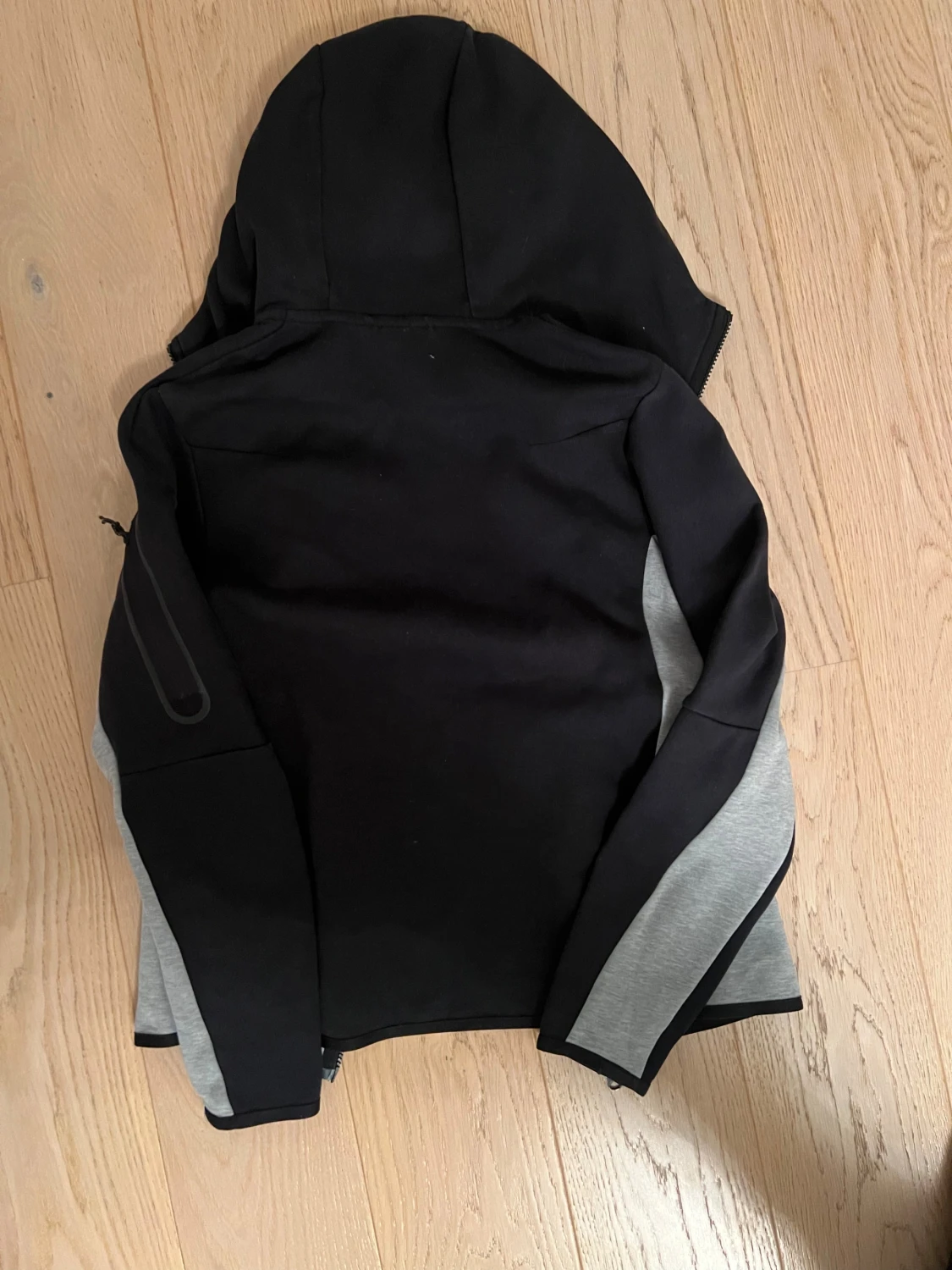 Nike tech tröja - 1