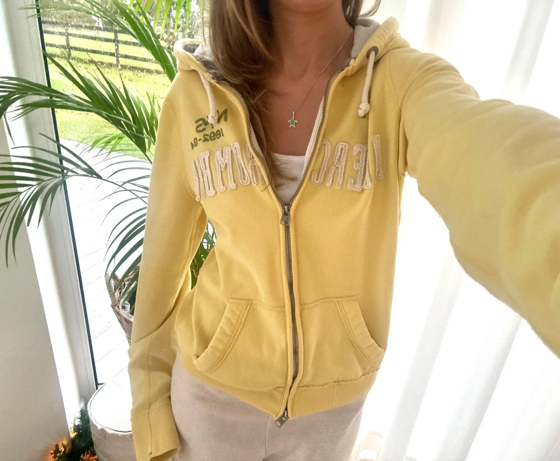 Abercrombie & fitch zip