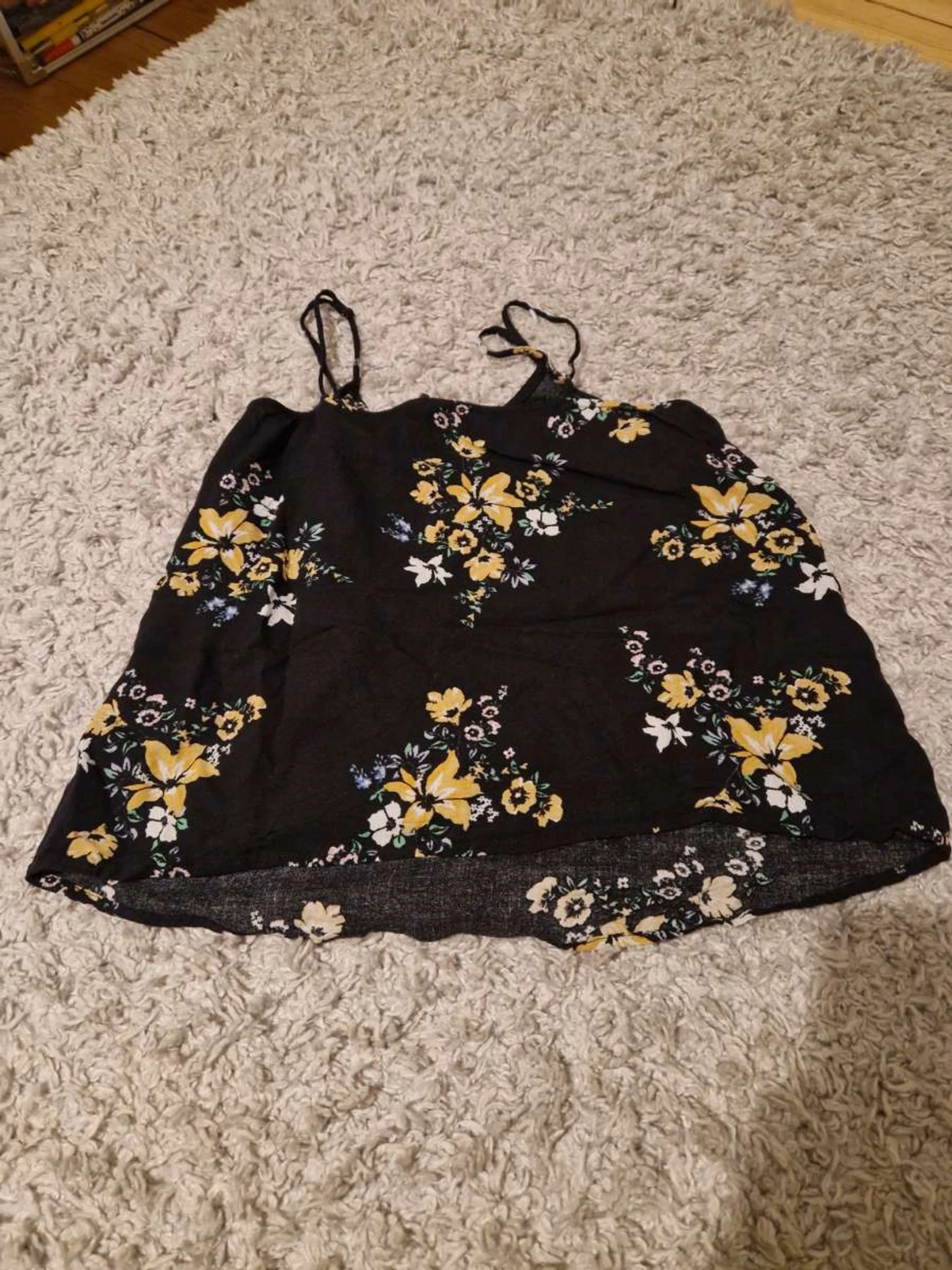 Svart blommig linnetopp från H&M Divided - 1