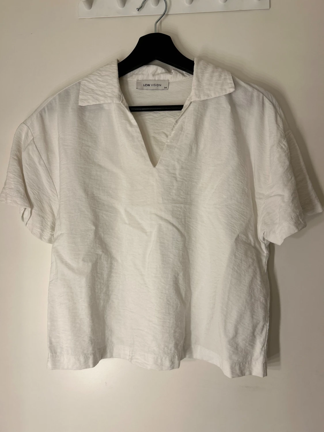 Vit henley från LCW Vision, strl 34