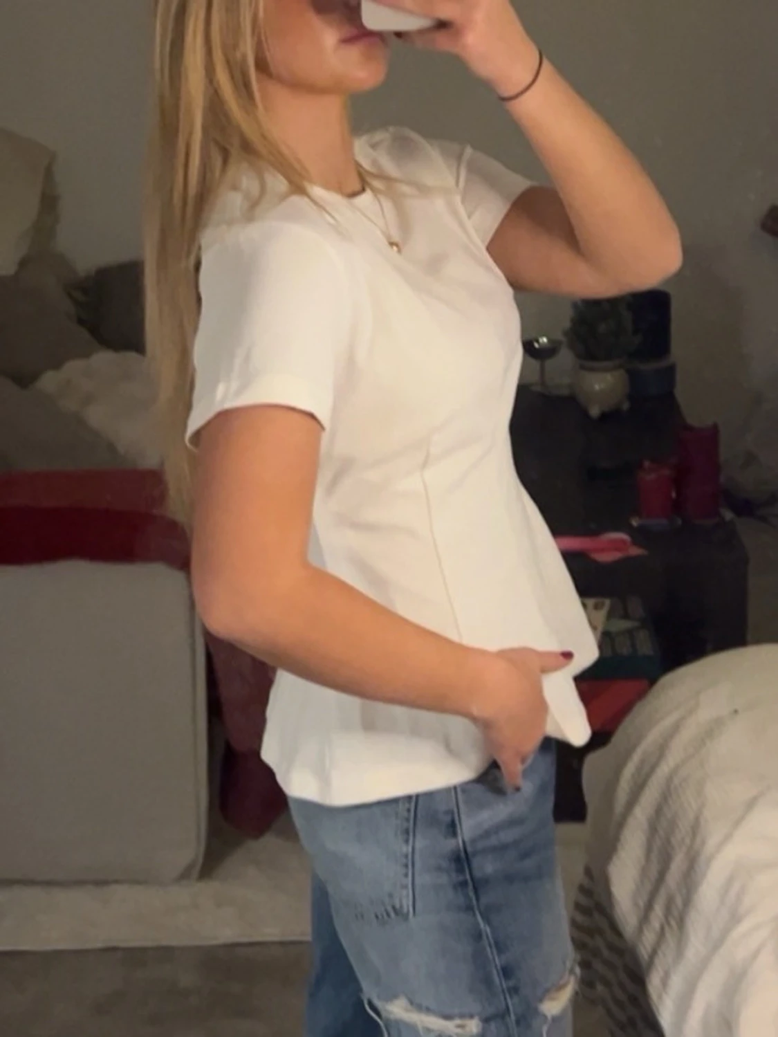 Vit blus från H&M med figurnära passform - 2