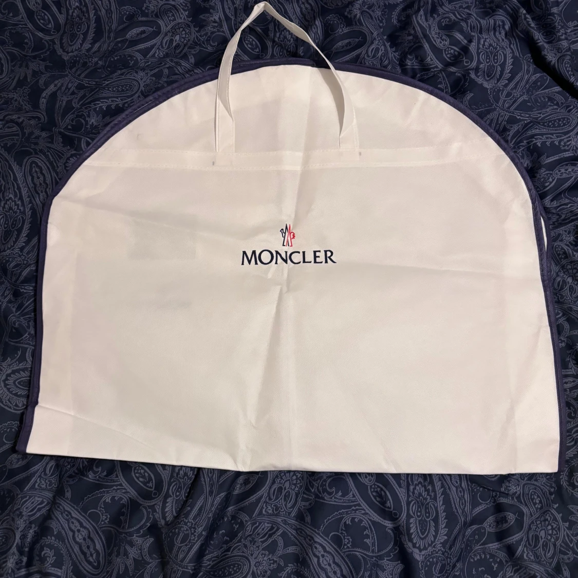 Svart pufferjacka från Moncler - 4