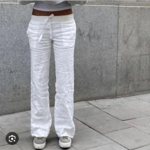 Alobha  - Alobha liknande linnebyxor från Nelly. Nya utan lappar. Aldrig använda