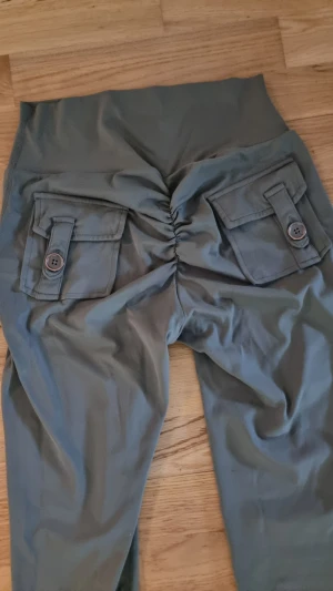 Stretchiga snygga träning/vardagsbyxor - Oanvända, Endast provade.  Dem var för stora för mig. Jätte snygga. Storlek M/S