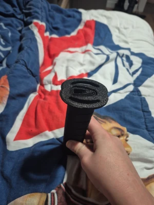 3d printet 80cm sword only 100kr  - Säljer en cool svart svärd 80cm 3d printet