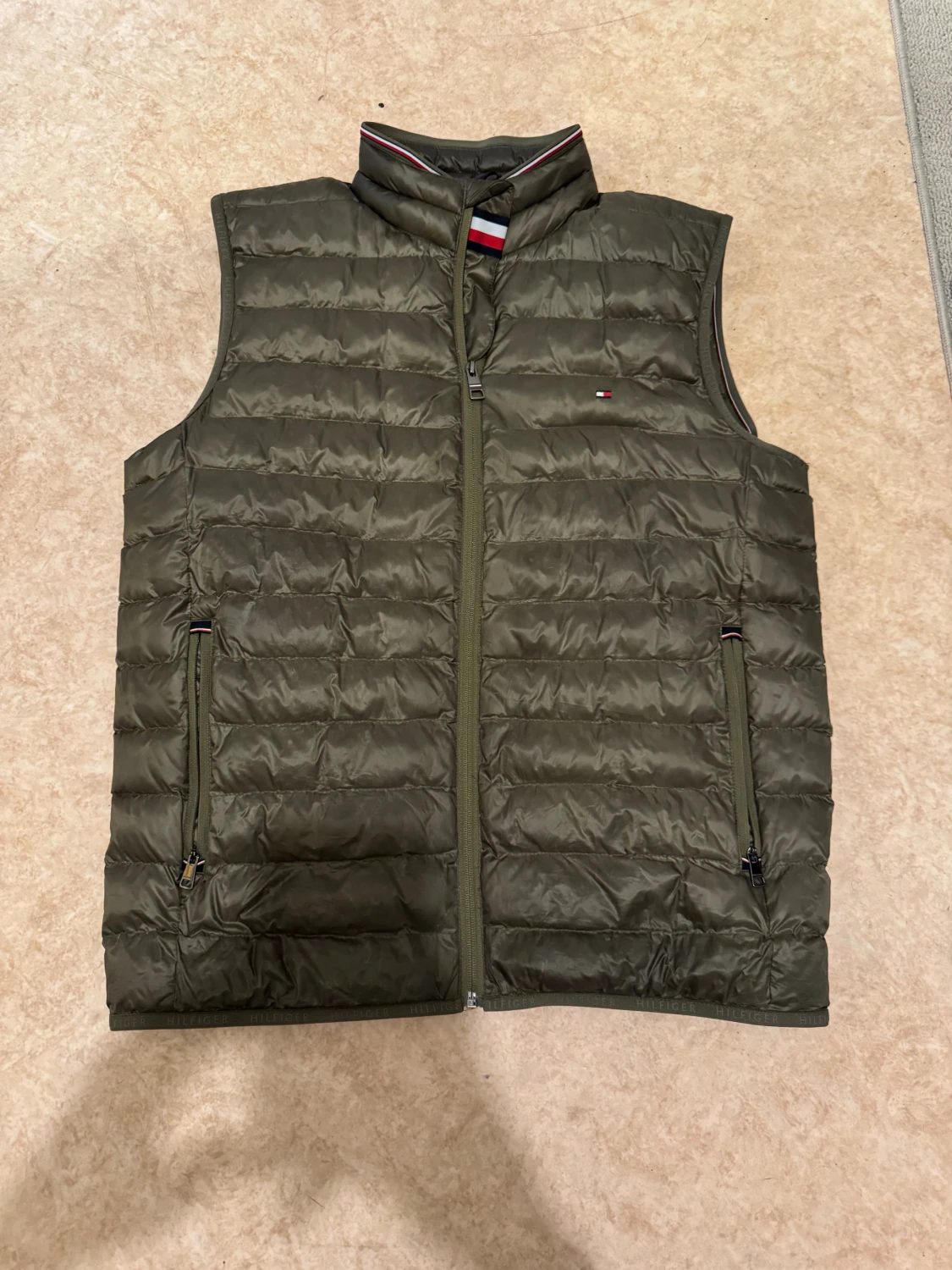 Tommy Hilfiger Väst Army Green