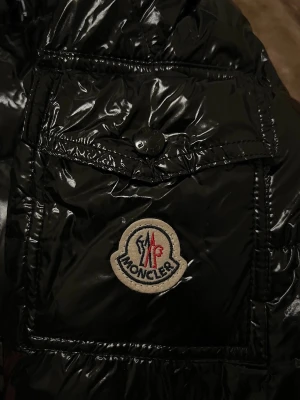 Trendig jacka  - Skön jacka använd men fortfarande i fint skick 