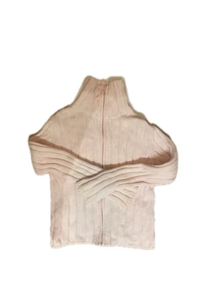 Stickad halterneck - Jätte cool stickad zip up som är köpt på en loppis! Dragkedjan räcker hela vägen och färgen är baby rosa!