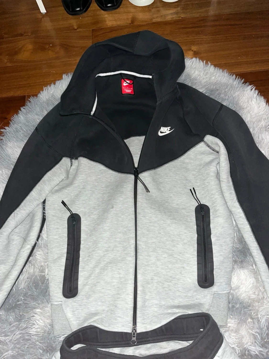 Nike grå och svarta mjukisbyxor S - 3