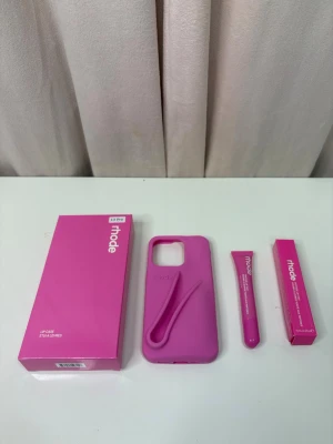 Rhode - Rhode Skal. Shortcake. Iphone 13 Pro.