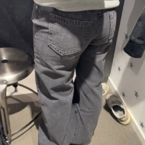 Grå jeans från True Religion - Helt nya jeans från true religion, prislapp kvar. Endast testad
