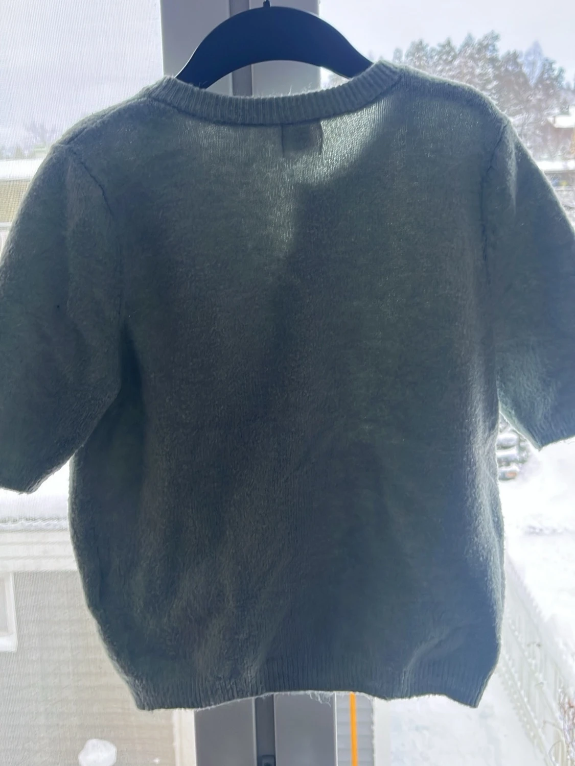 Grön kortärmad kofta med knappar - 1