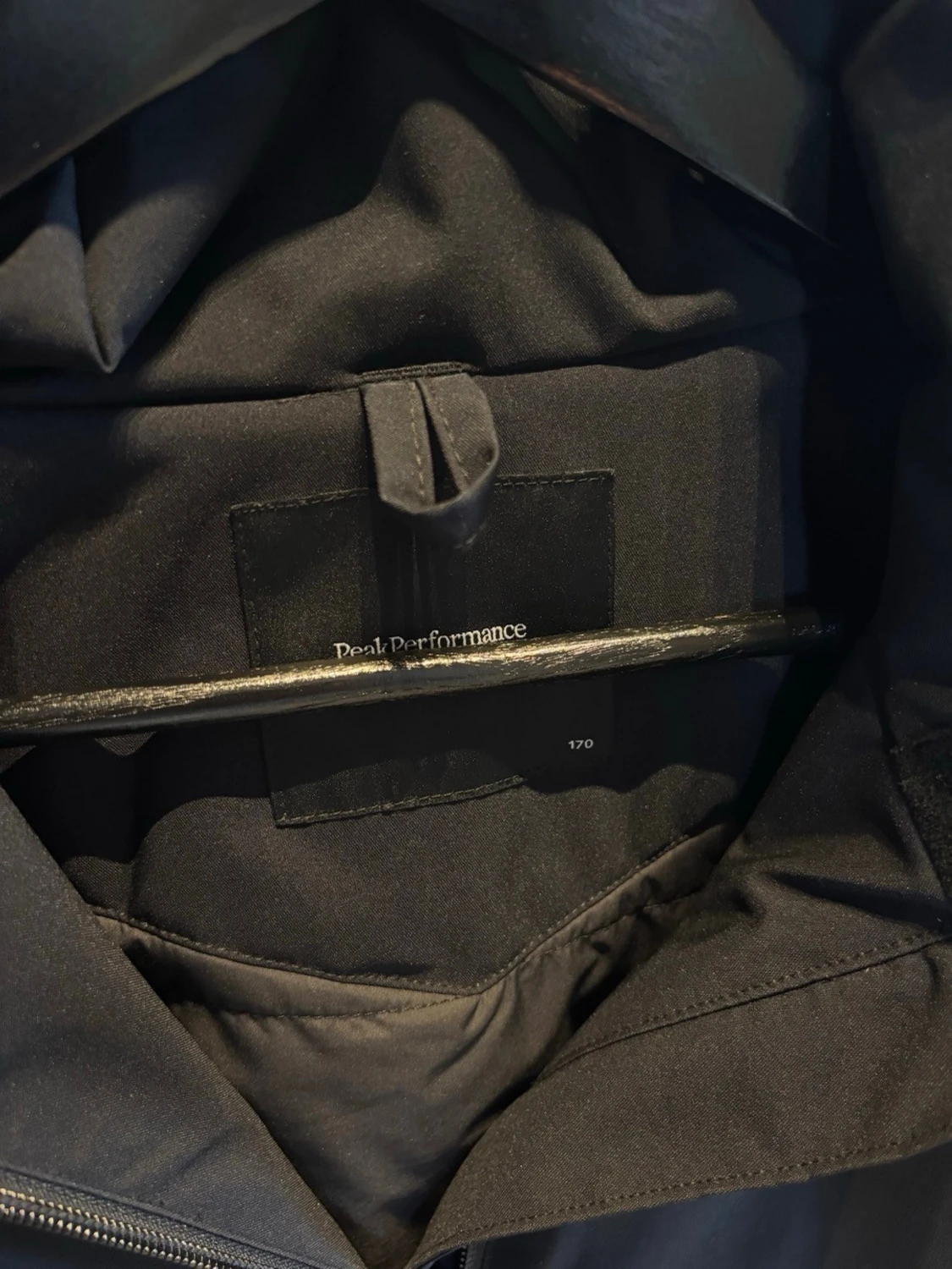 Svart jacka Peak Performance - 3