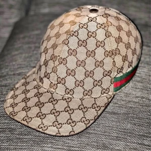 Gucci keps  - Sthm stork M byten funkar också 