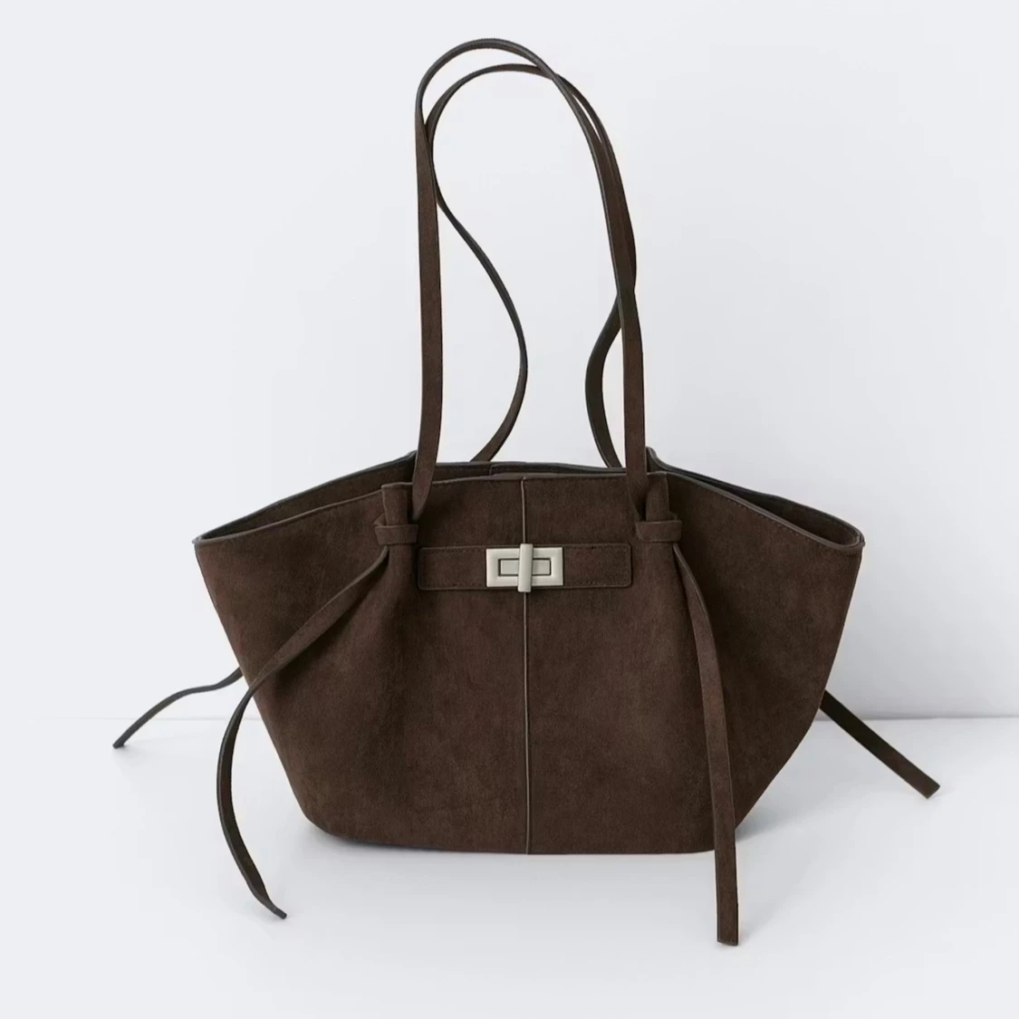 Brun mocka axelväska med snörning - 1